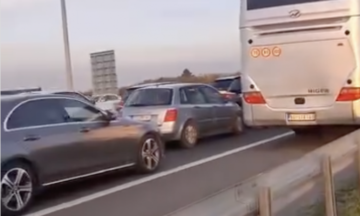 KOLAPS U BEOGRADU! Ovu deonicu ZAOBIĐITE u širokom krugu (VIDEO)