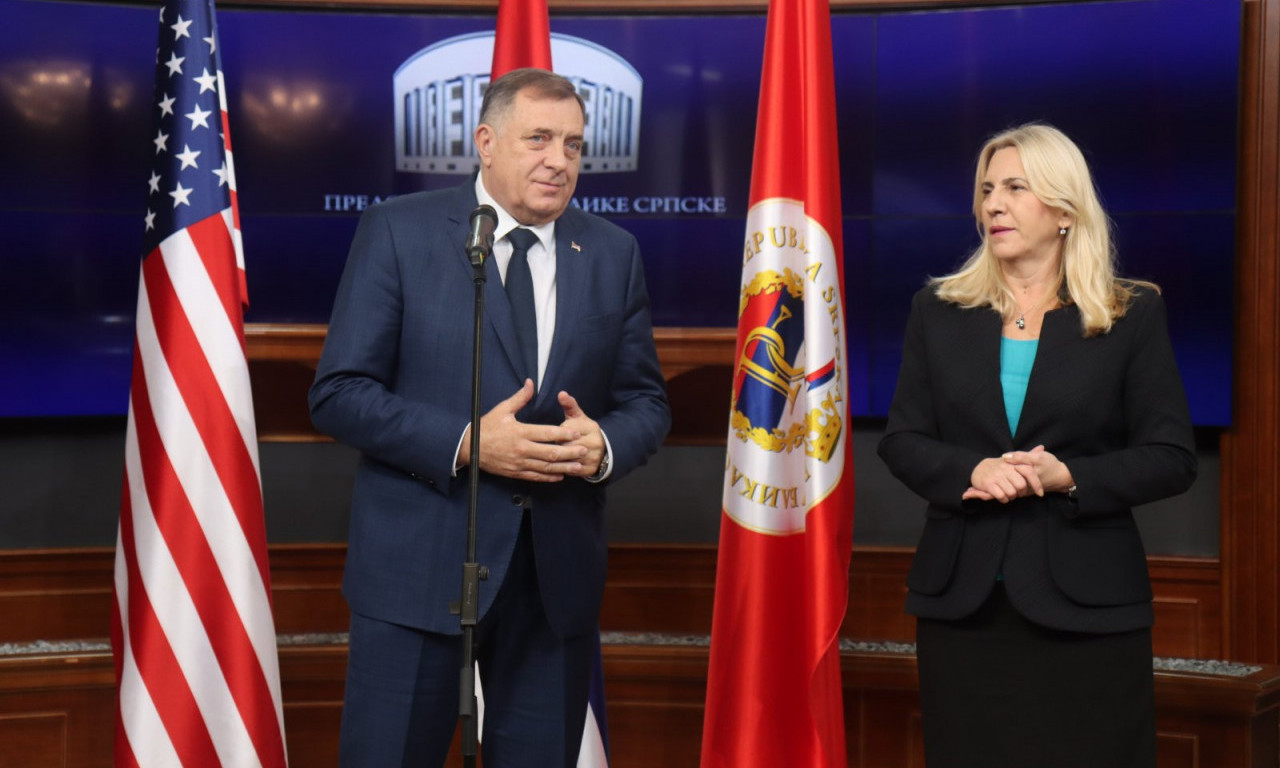 DODIK SLAVI POBEDU TRAMPA Zastava SAD u zgradi Predsedništva Republike Srpske