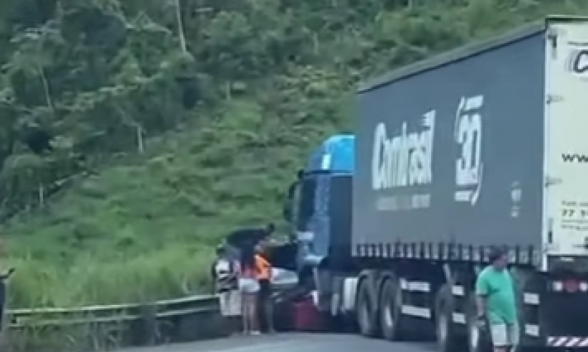 FUDBALER POGINUO U SAOBRAĆAJNOJ NESREĆI: Snimak sa lica mesta ledi krv u žilama