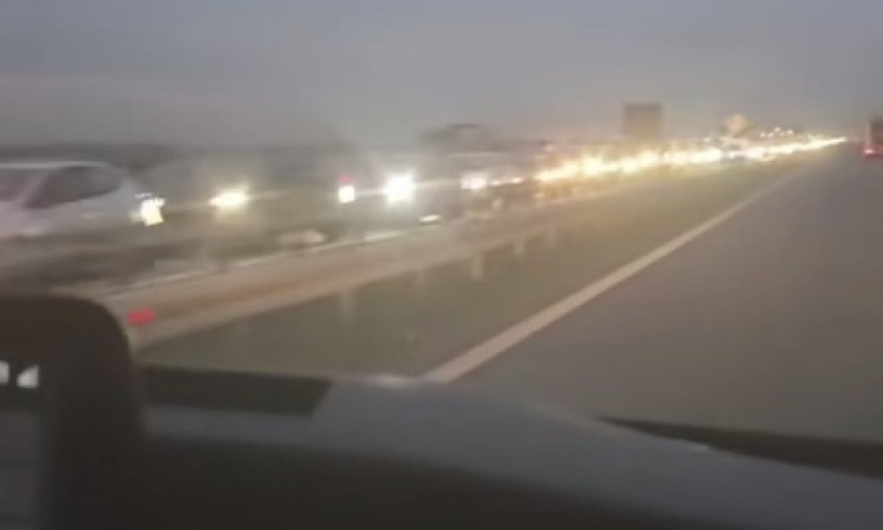 KOLONI SE NE VIDI KRAJ! Na auto-putu kod Banovaca kolaps, niko ne zna šta se dešava (VIDEO)