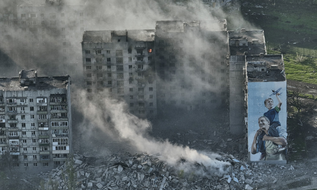 NAPADNUTA RUSIJA, KULJA CRNI DIM! Pogođeno veliko skladište nafte u Rostovskoj oblasti (FOTO/VIDEO)