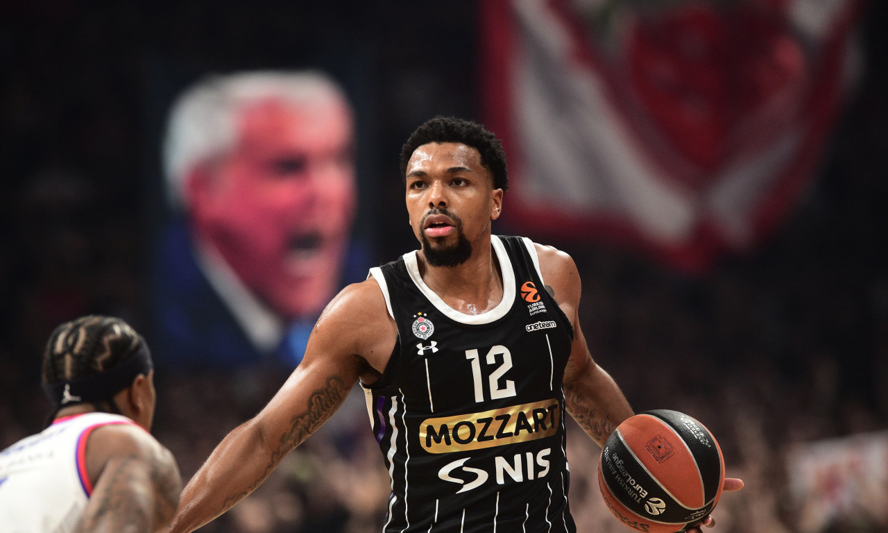 CRNO-BELI SRUŠILI FENER ZA KRAJ GODINE: Partizan dominirao u Areni!