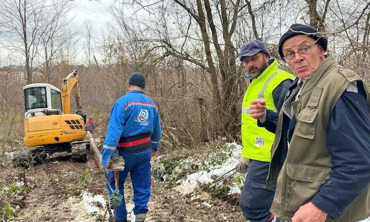 SRBI, BUDITE IM ZAHVALNI - ONI SU VAŠI TIHI HEROJI: Po nevremenu, kiši i snegu rade sve kako bi pomogli građanima