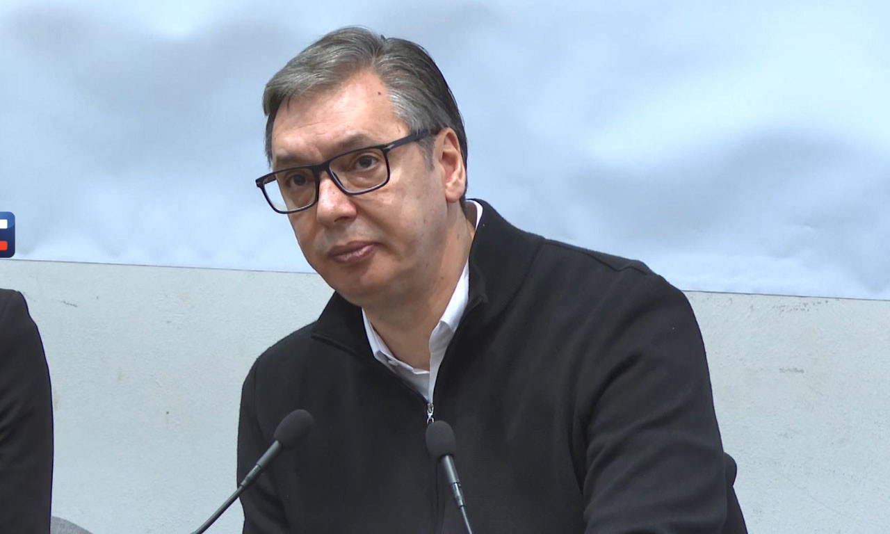 VUČIĆ OTKRIO: Ovo je knjiga koju bi mladi trebalo da čitaju!