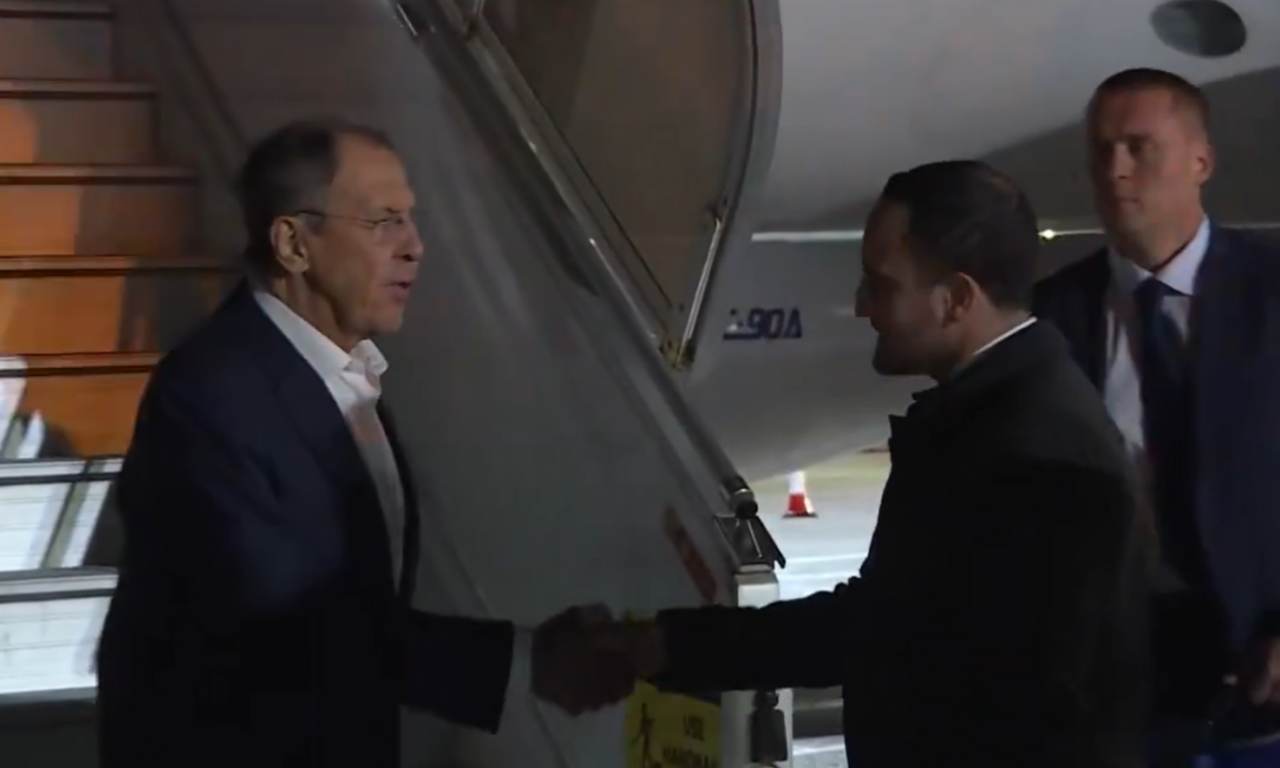 LAVROV U PRVOJ POSETI ZEMLJI EU OD POČETKA RATA Došao avionom koji nije smeo (VIDEO)