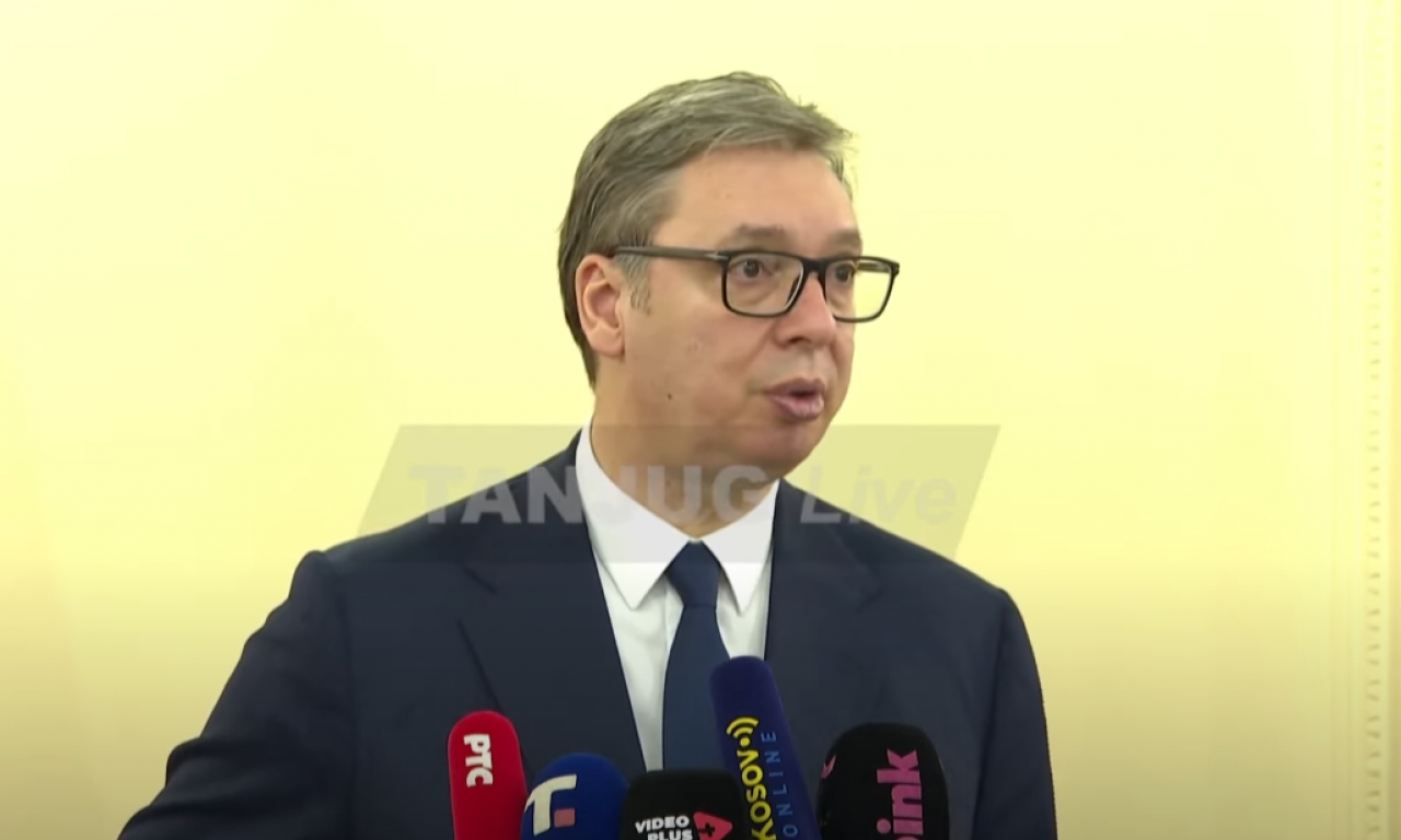 PREDSEDNIK VUČIĆ POZVAO MLADE DA RADE ZA SVOJU ZEMLJU: Obezbedićemo da radite za više (VIDEO)