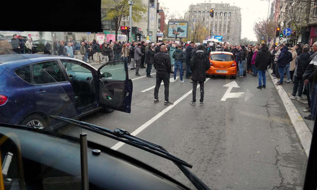 BLOKADE U BEOGRADU I NOVOM SADU Povređena četiri muzičara Beogradske filharmonije (FOTO+VIDEO)