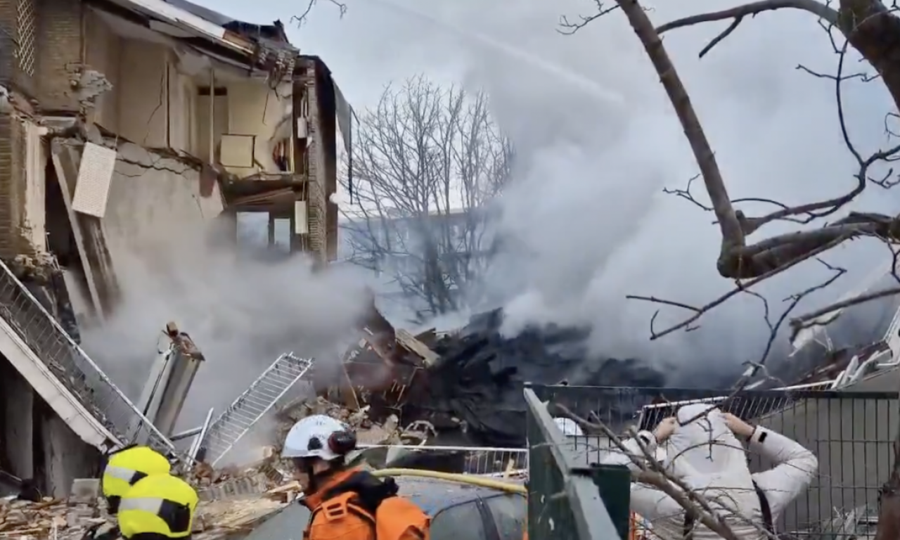 SNAŽNA EKSPLOZIJA SRUŠILA ZGRADU Panika u Hagu, traga se za preživelima (VIDEO)