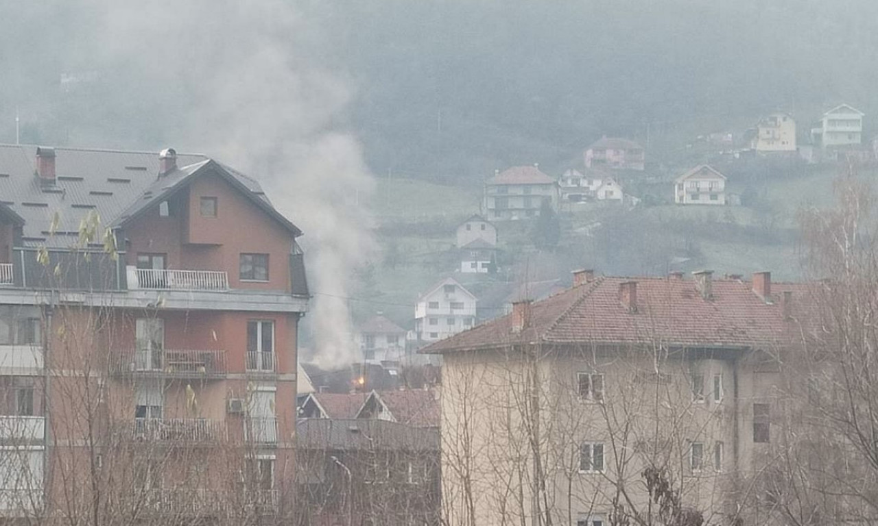 HAOS U PRIBOJU, STANARI PREPLAŠENI! Izbio požar u stambenoj zgradi (FOTO)