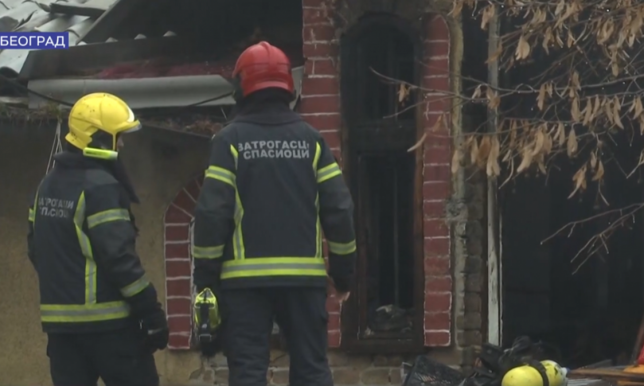 POGLEDAJTE KAKO JE GORELA KUĆA NA BANOVOM BRDU Vatrogasci se izborili sa vatrenom stihijom   (FOTO)