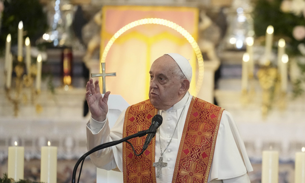 PAPA FRANJA IZLAZI IZ BOLNICE Evo koliki će biti period oporavka, a imaće i jedan problem