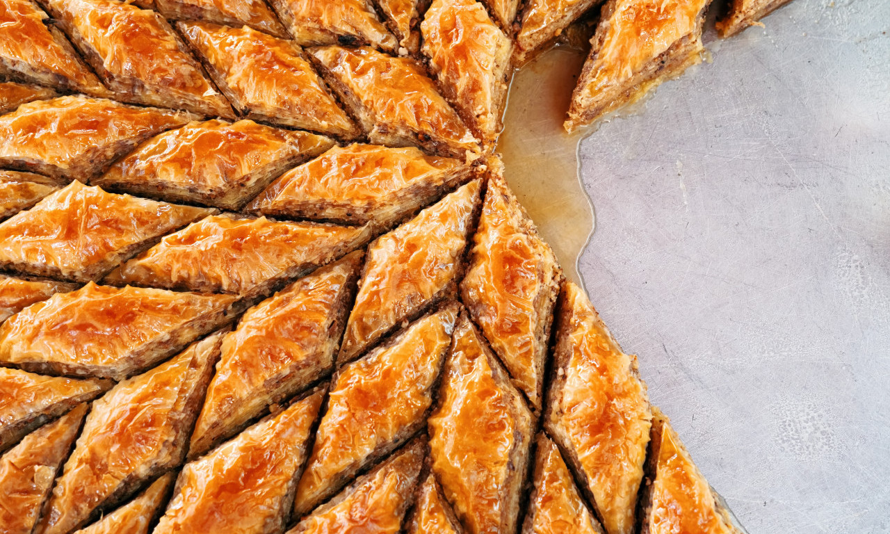 PRAVA, DOMAĆA BAKLAVA Recept za tradicionalnu poslasticu, pravu "kraljicu" Nikoljdana