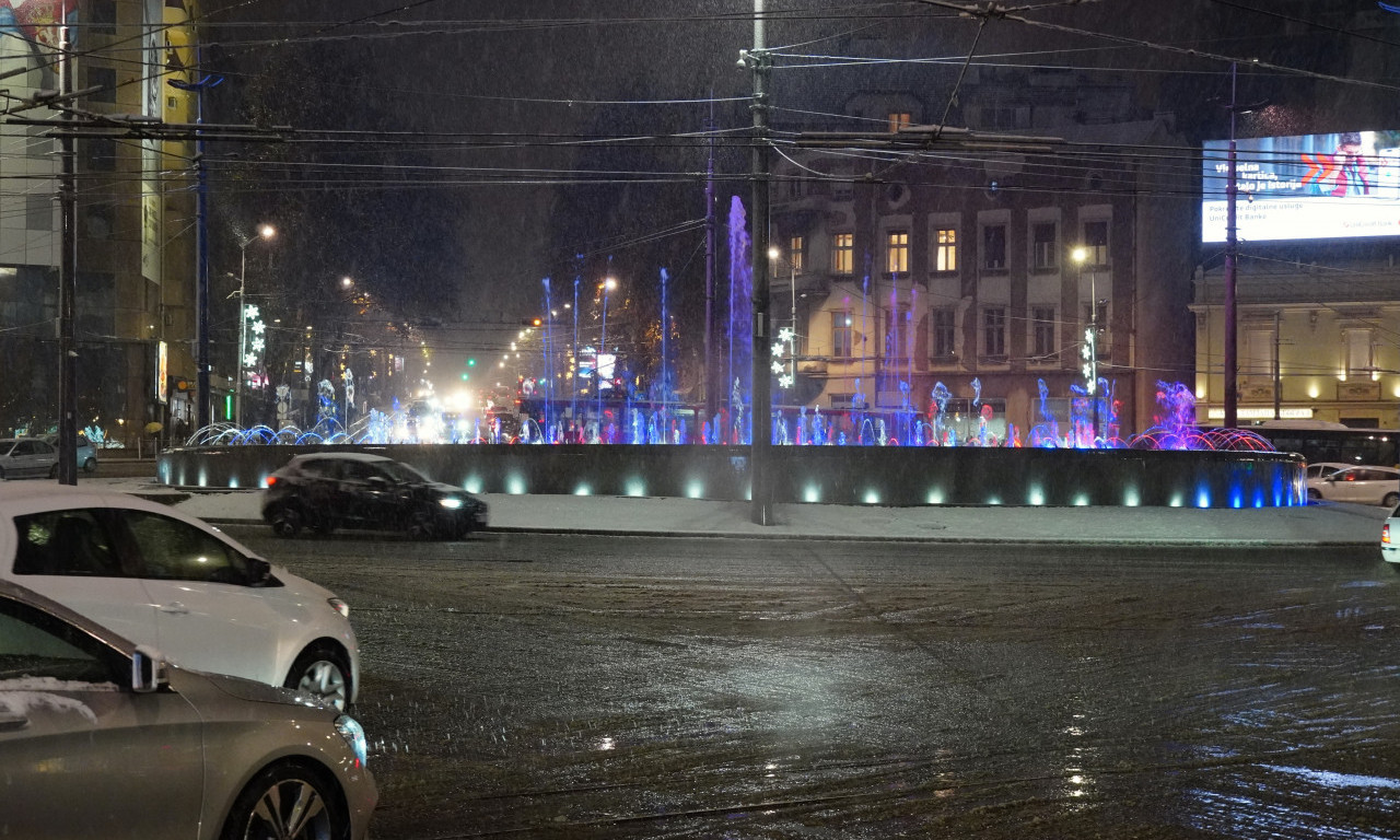 PONOVO RADI FONTANA NA SLAVIJI! Zamenjeni uništeni reflektori (VIDEO+FOTO)