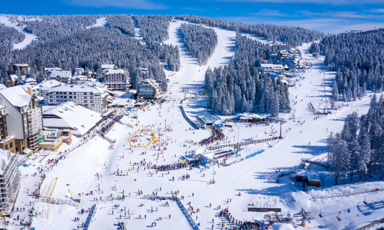 KOPAONIK NIKAD SKUPLJI Pljeskavica 1.850 dinara, krofna 600, čaj 500 – ali bar pogled je besplatan!