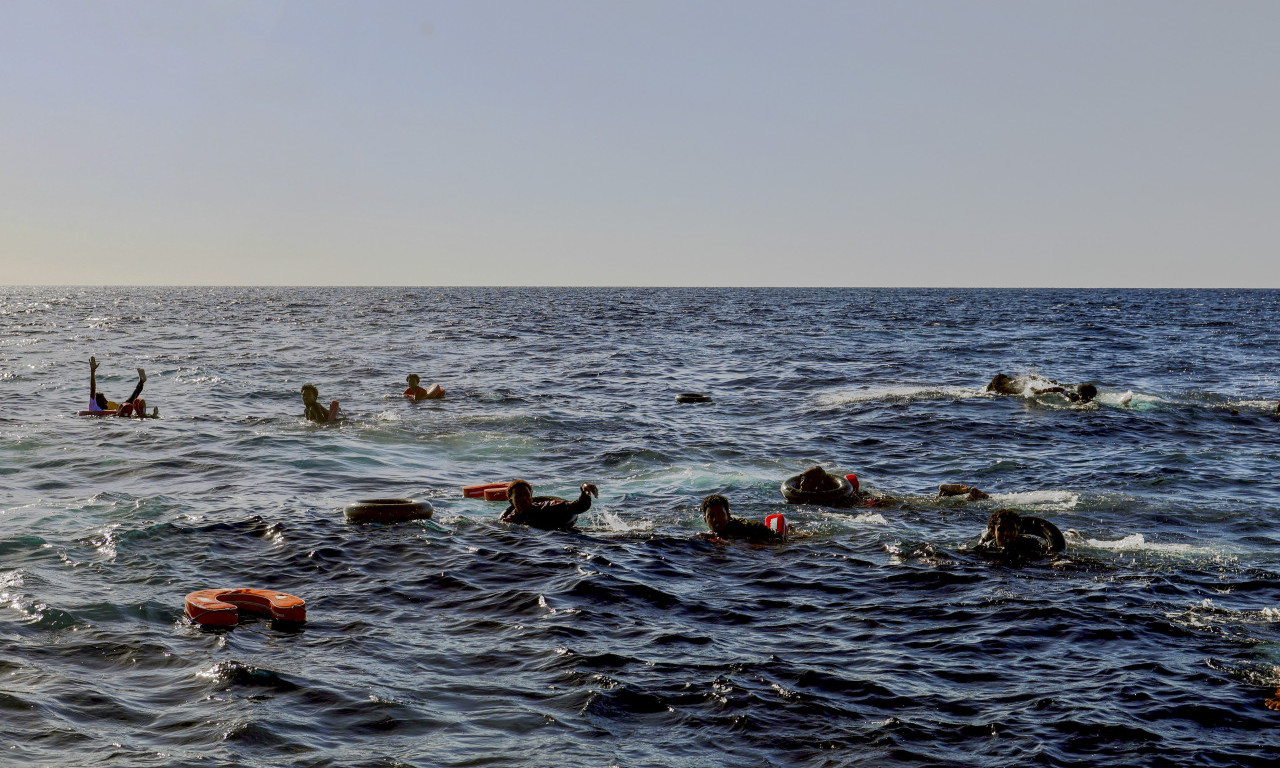 PREVRNUO SE ČAMAC PUN MIGRANATA, IMA MRTVIH! Ovo je najsmrtonosnija godina u istoriji za prelaske Lamanša