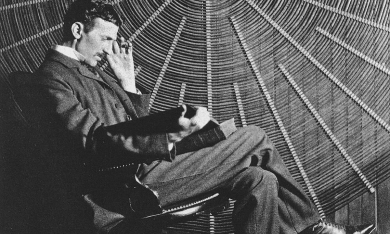 NIKOLA TESLA JEO JE OVO VOĆE SVAKI DAN Verovao je da poboljšava rad mozga i doživeo je 87 godina