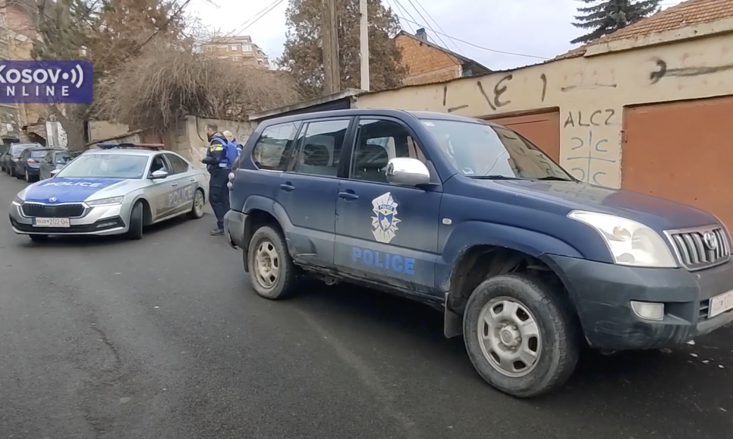 OVO JE TRENUTAK KADA TZV. KOSOVSKA POLICIJA UPADA U PORESKU UPRAVU Drama u Severnoj Mitrovici (VIDEO)