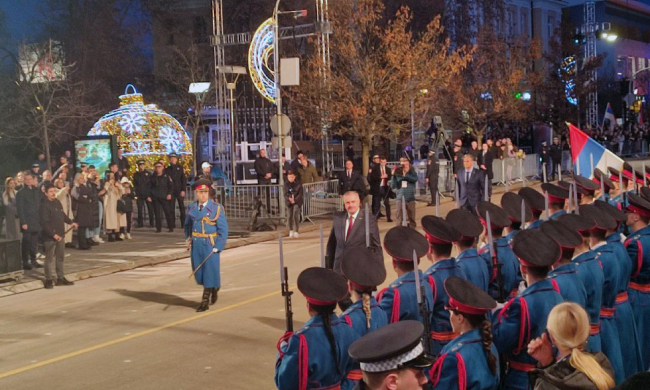 DAN REPUBLIKE SRPSKE: Počeo svečani defile u Banjaluci – 3.400 učesnika (VIDEO)