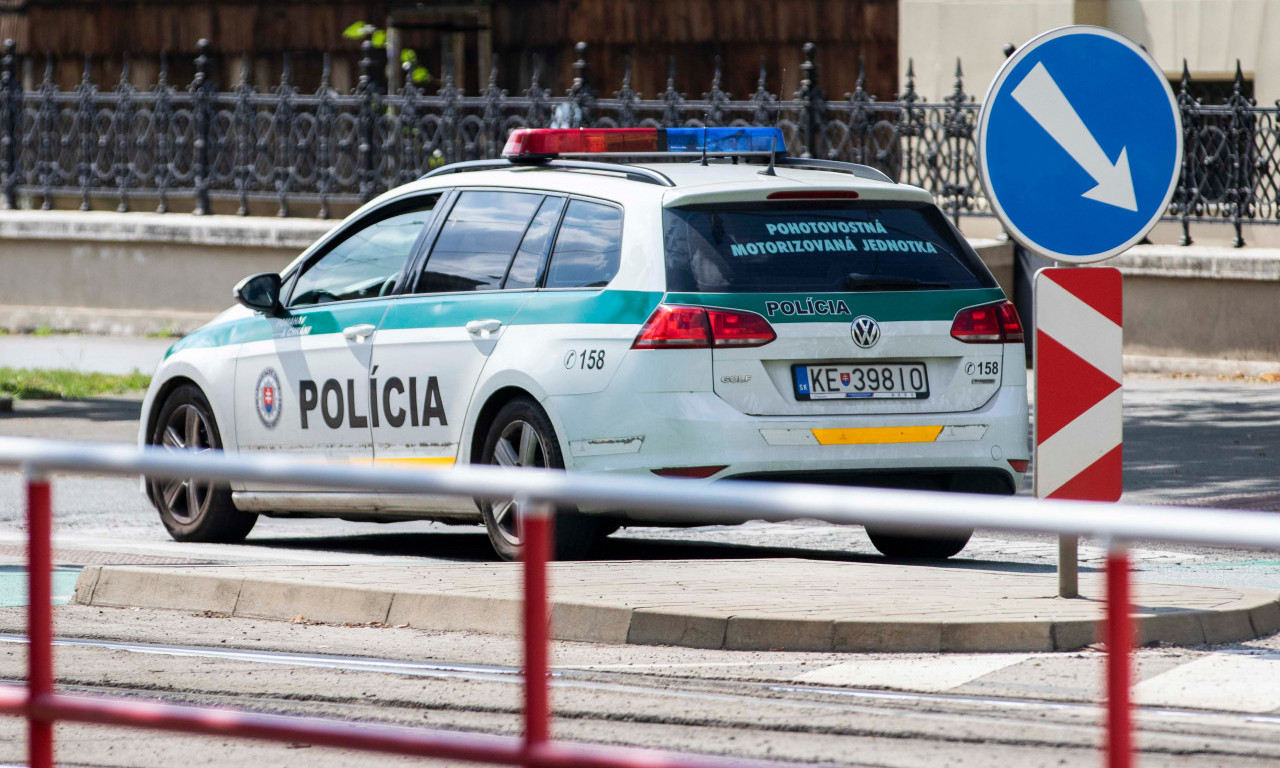 PANIKA U ZAVODU Pretnje bombom, građani odmah napustili filijalu!