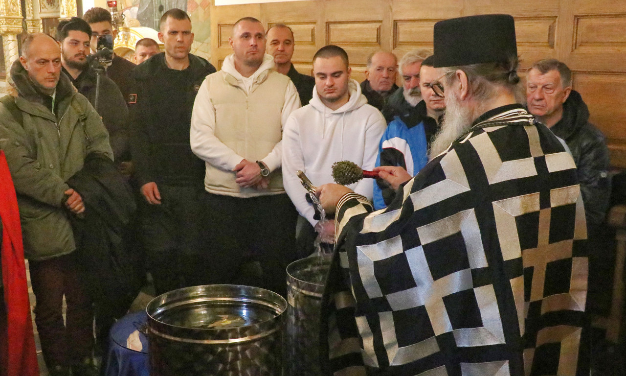 KAKAV PRIZOR! DANAS SU SVI U CRKVI NA KALEMEGDANU Zavirite i vi na svetu liturgiju povodom Krstovdana (VIDEO)