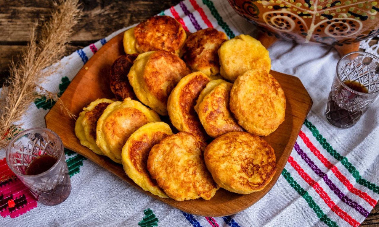 NAJMEKŠI UŠTIPCI IKADA Brz recept za savršeno vazdušaste zalogaje u samo par minuta!