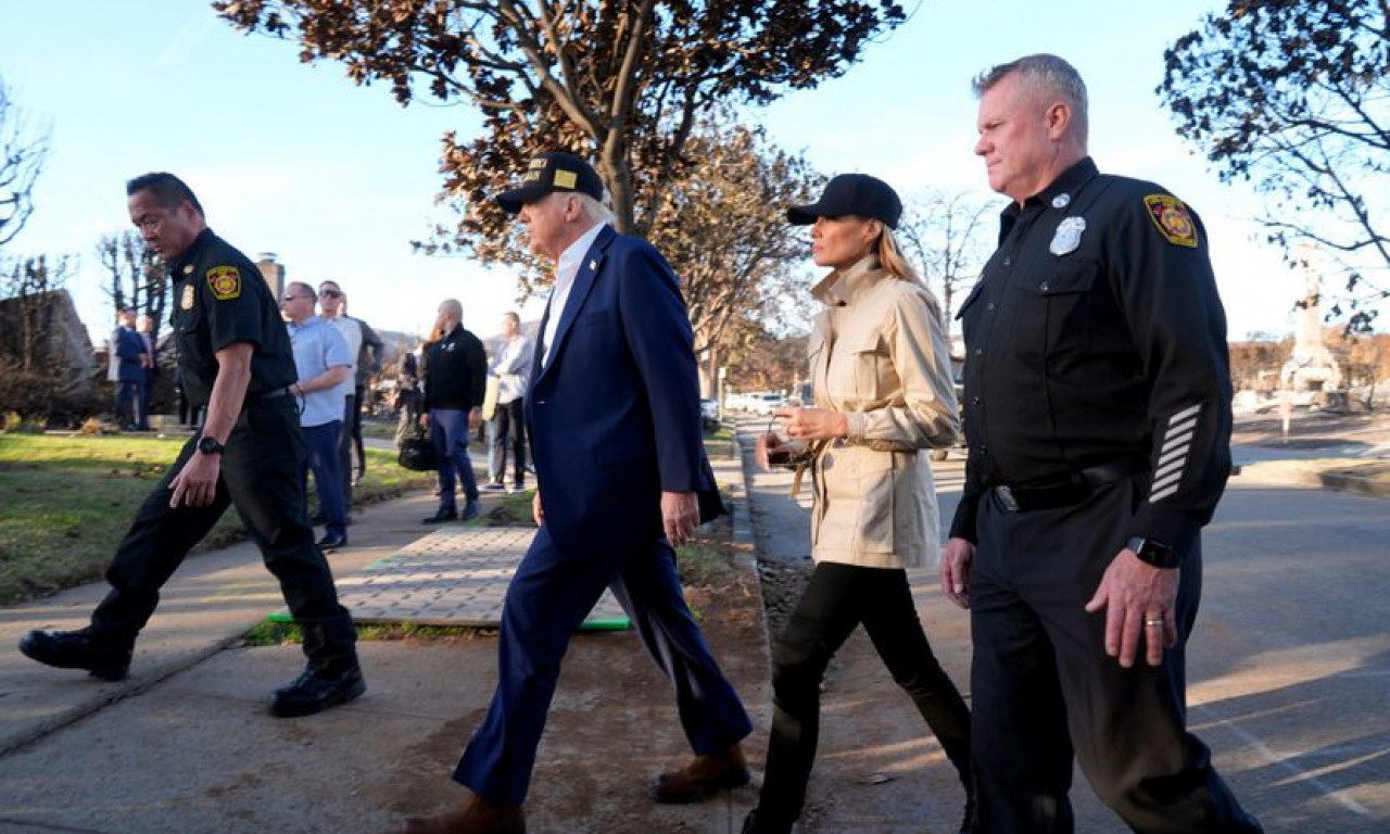 MELANIJA NA SRPSKOM PRIČALA SA ŽRTVAMA POŽARA U LA: Obratila se ženi i zagrlila je! (VIDEO)