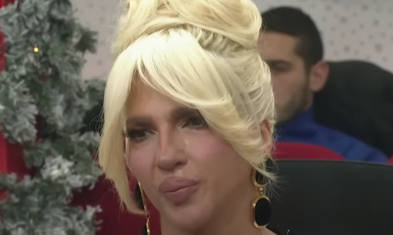 "NADAM SE DA ĆE PREŽIVETI, KASNO SAM SAZNALA" Jelena Karleuša zabrinuta, uputila hitan apel