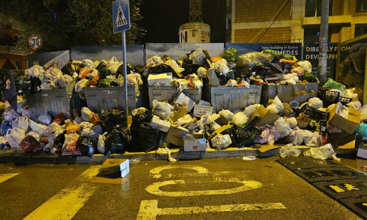 POGLEDAJTE NA ŠTA LIČI BUDVA Grad pliva u smeću, čitava brda po ulicama! (FOTO)