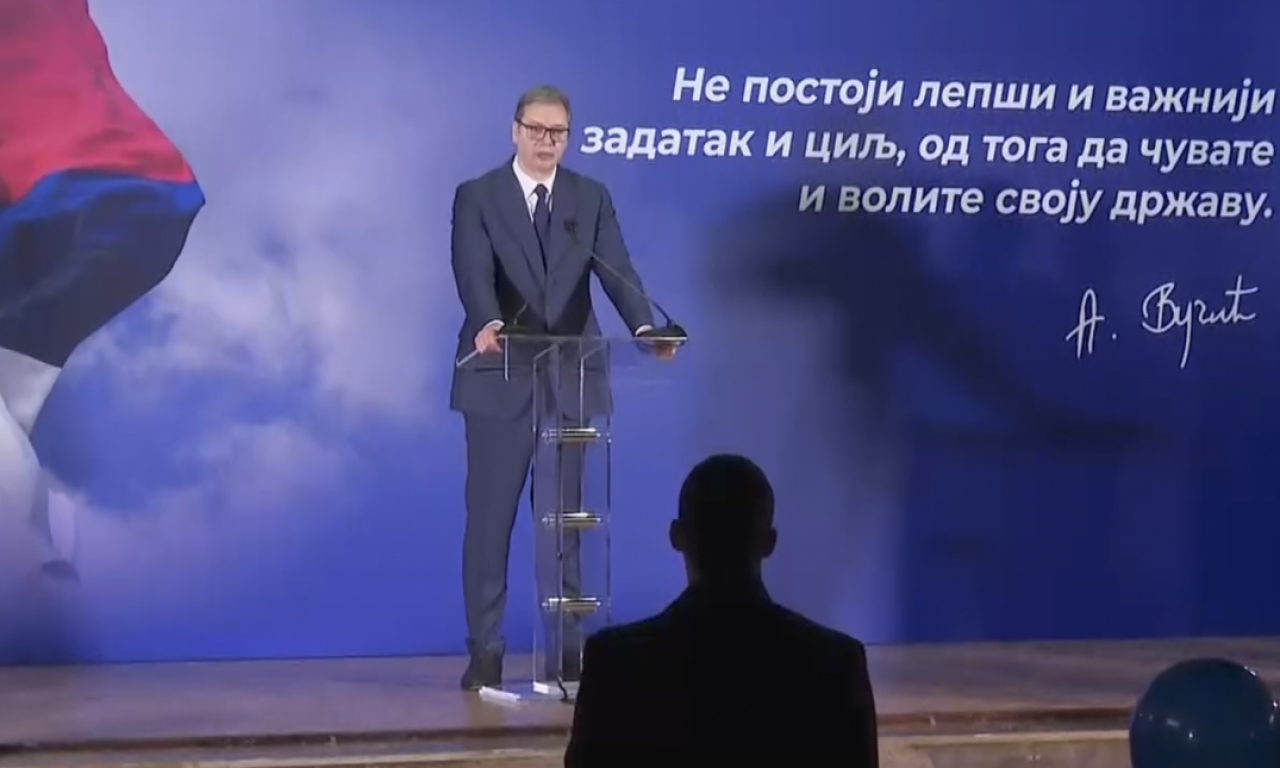 VUČIĆ U RASINSKOM OKRUGU: Predsednik razgovara sa građanima Ćićevca (VIDEO)