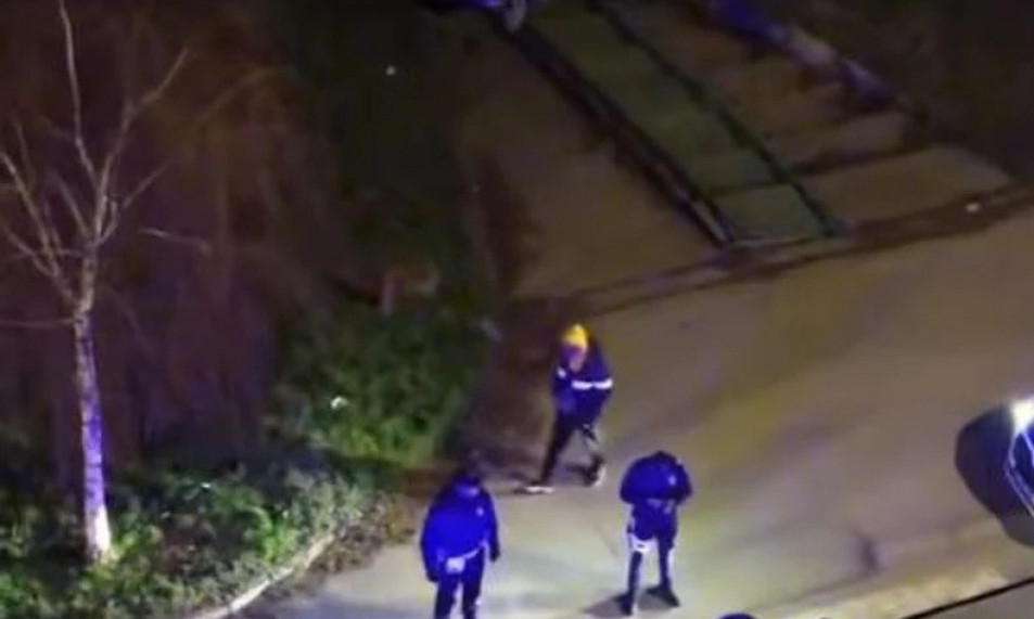 SAOBRAĆAJNA NEZGODA U NIŠU! Autom sleteo na pešački podvožnjak, policajci pokušavaju da izvuku vozilo (VIDEO)