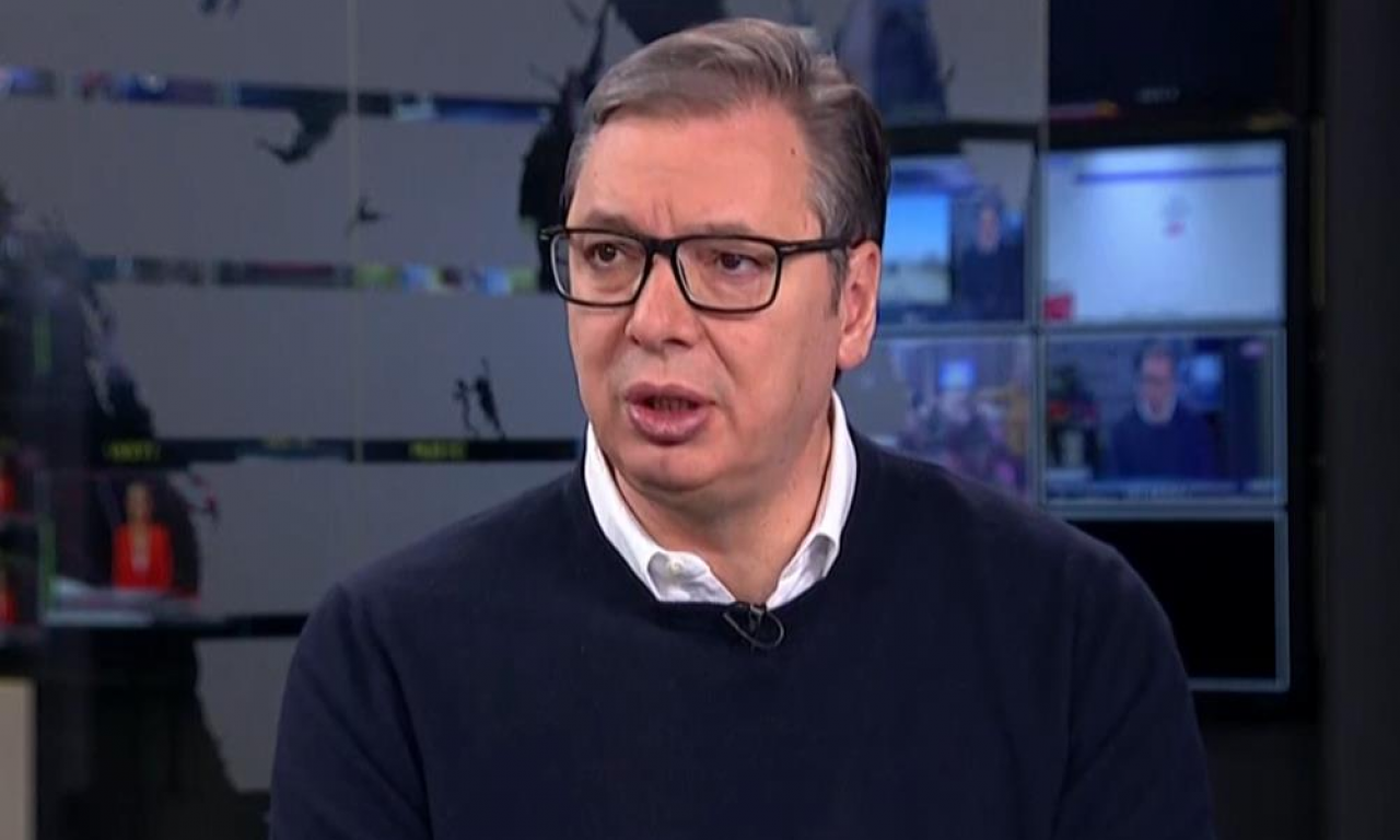 VUČIĆ DO SUZA NASMEJAO SVE TIKTOK IZAZOVOM Pogađao je koja Kola je zero! Evo da li je uspeo (VIDEO)