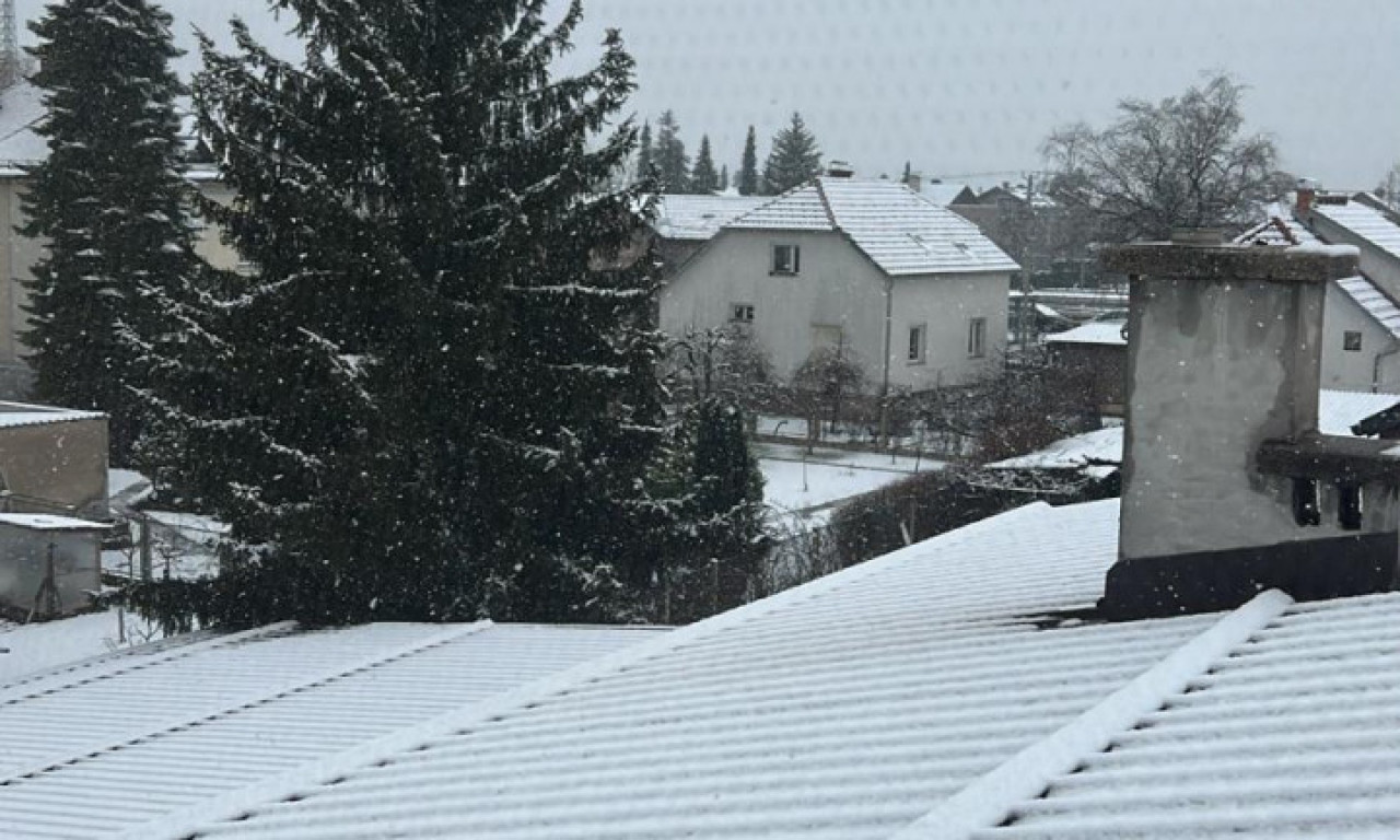 DA LI NAM STIŽE OVAKVA SNEŽNA MEĆAVA? Pogledajte kako je u Sloveniji, meteorolozi najavljuju slično i kod nas (FOTO)