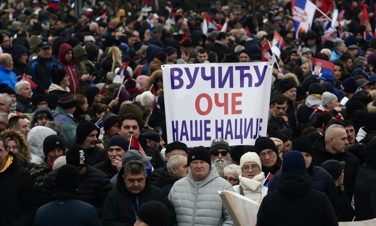 VUČIĆU, OČE NAŠE NACIJE: Ogroman broj ljudi čeka predsednika u Sremskoj Mitrovici, očekuje se 130.000 ljudi (FOTO)