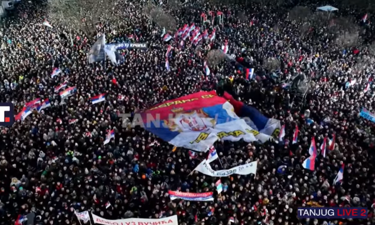 SREĆEMO SE NA SRETENJE: Intoniranjem himne Srbije počeo skup, očekuje se obraćanje Vučića (FOTO)