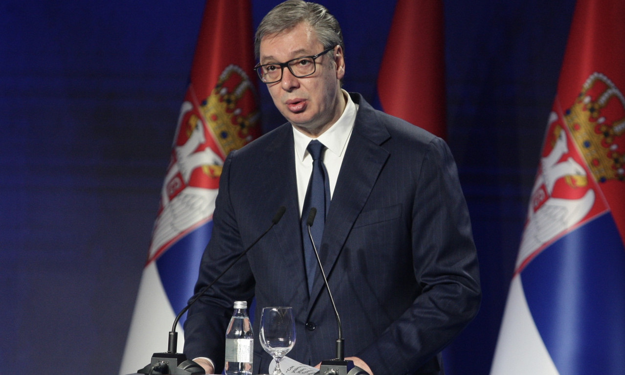 VUČIĆ IZ BRISELA JASNO PORUČIO: Nema prelazne vlade! Ako je upotrebljen zvučni top - ja više nisam predsednik (VIDEO)