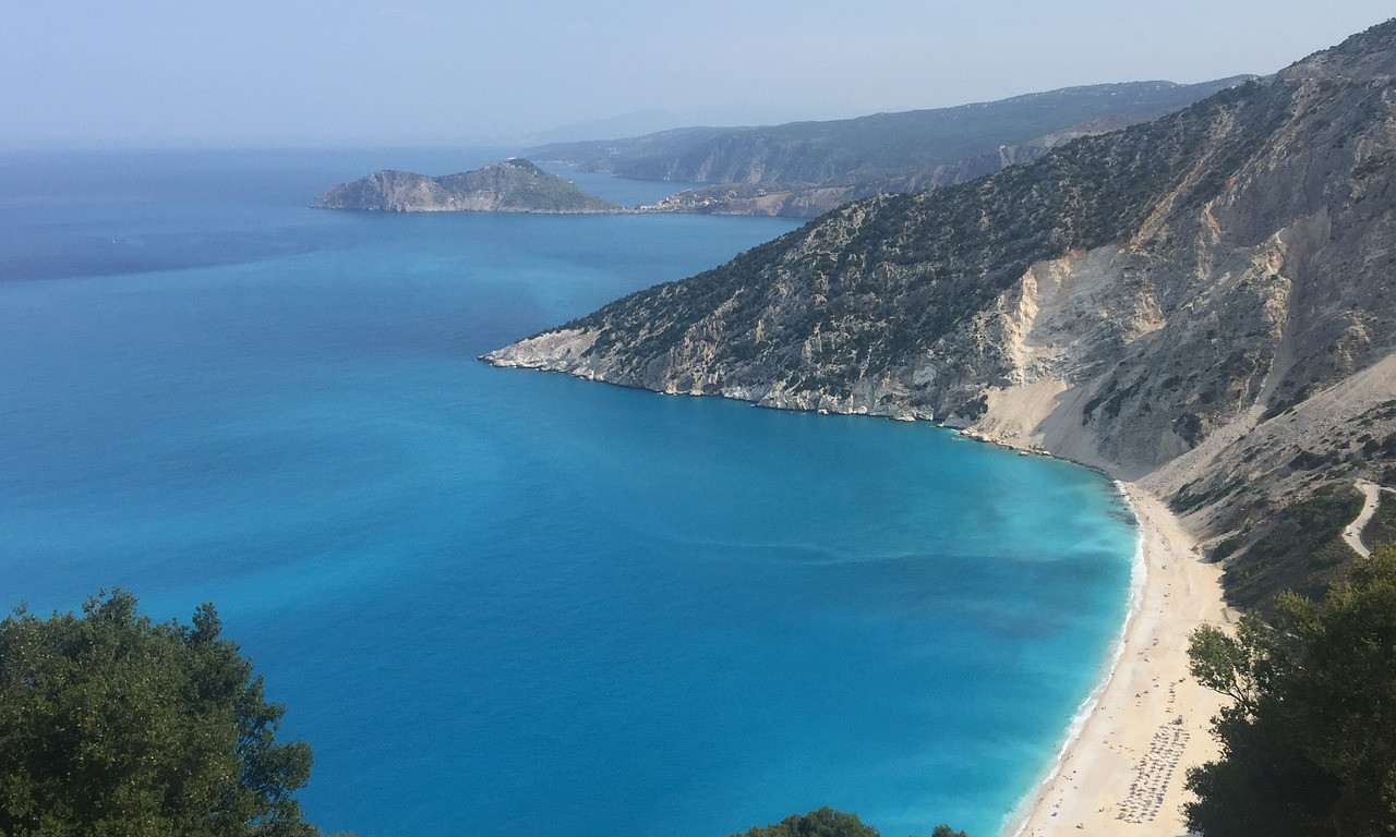 NOVI HAOS U GRČKOJ Posle Santorinija i ovo omiljeno ostrvo Srba stradalo! Poplave i klizišta su ga potpuno uništile