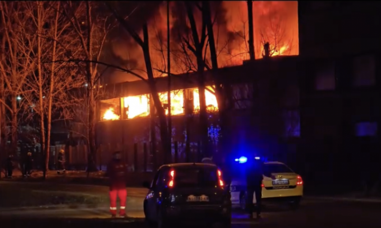 VATRA GUTA HALU KOD METROA Požar je ogroman, odjekuju detonacije (VIDEO)