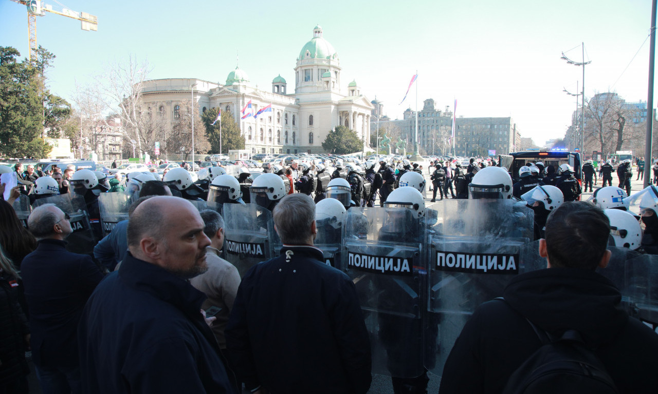 HITNO SE OGLASILO VIŠE JAVNO TUŽILAŠTVO: Policija da identifikuje osumnjičene za nasilje ispred Skupštine grada!