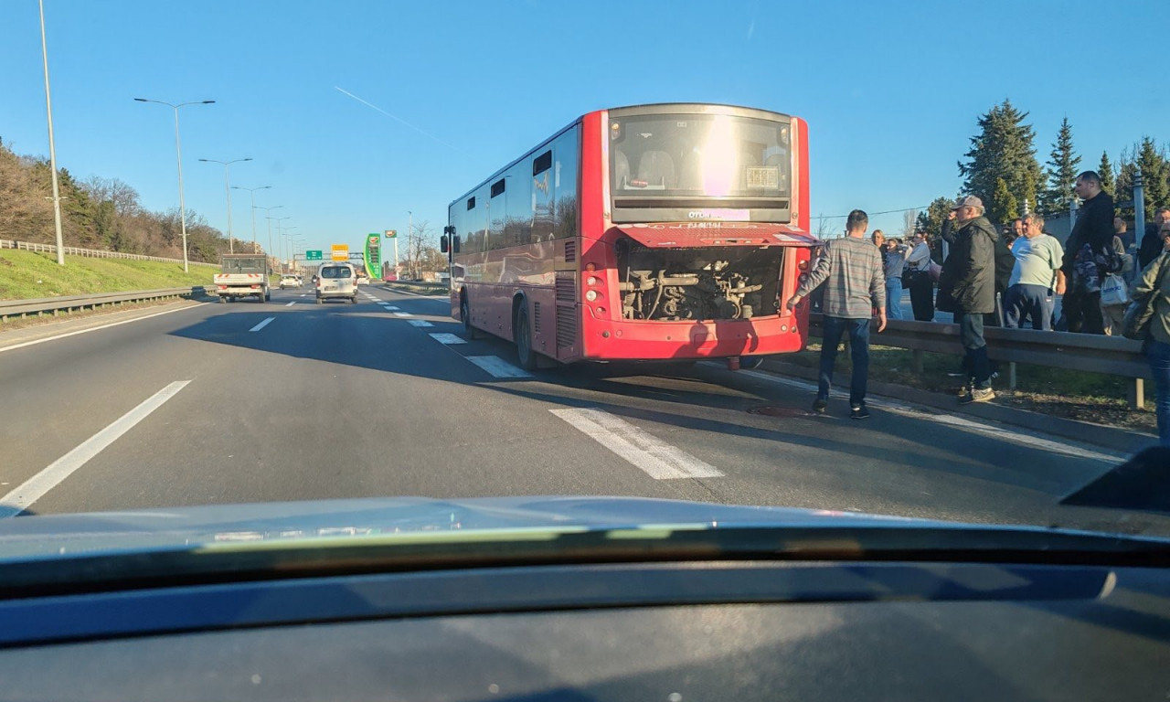 POKVARIO SE LASTIN AUTOBUS KOD ISKLJUČENJA ZA MEDAKOVIĆ Narod brzo napustio vozilo (FOTO+VIDEO)