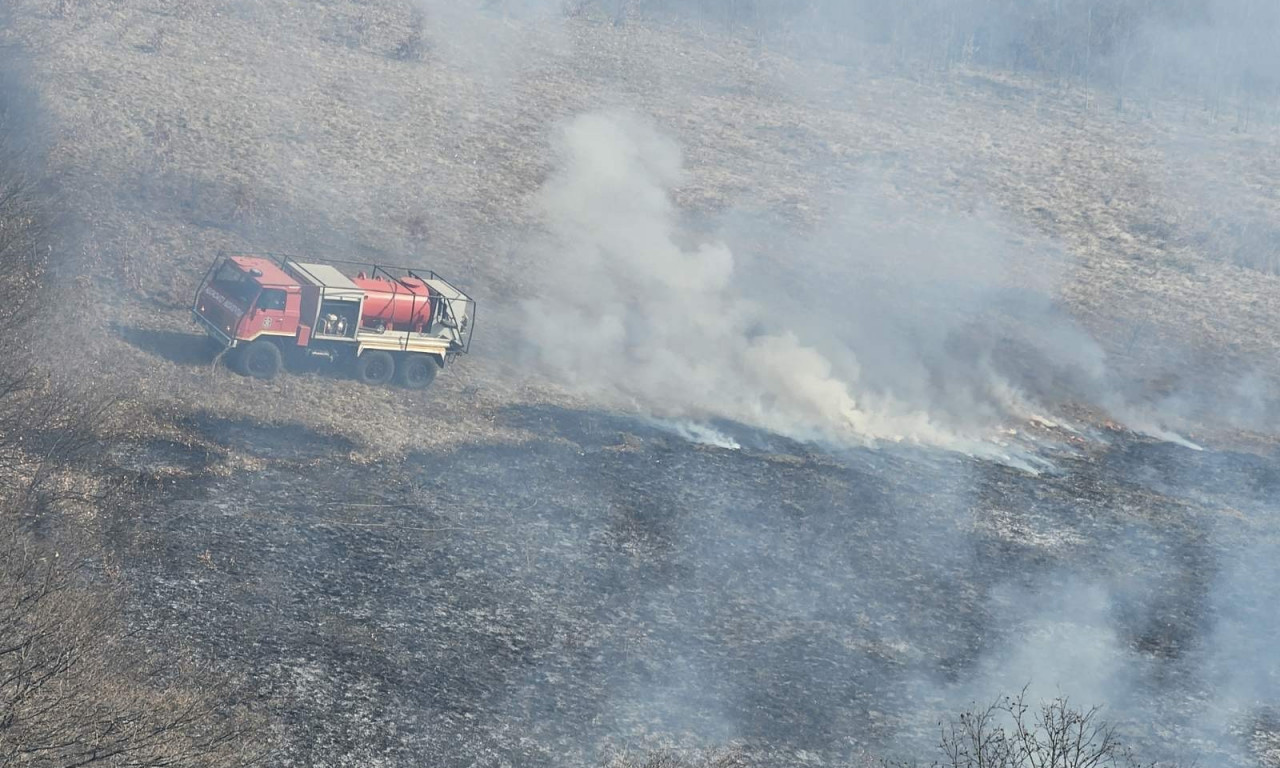 GUST DIM SE ŠIRI VETERNIKOM Vatrogasci i dalje na terenu! Jedna stvar pravi probleme... (VIDEO)