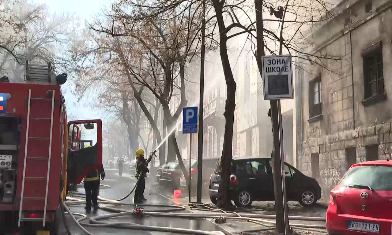 PRVI SNIMCI POŽARA U CENTRU BEOGRADA: Gori napuštena kuća u Francuskoj ulici! (VIDEO)