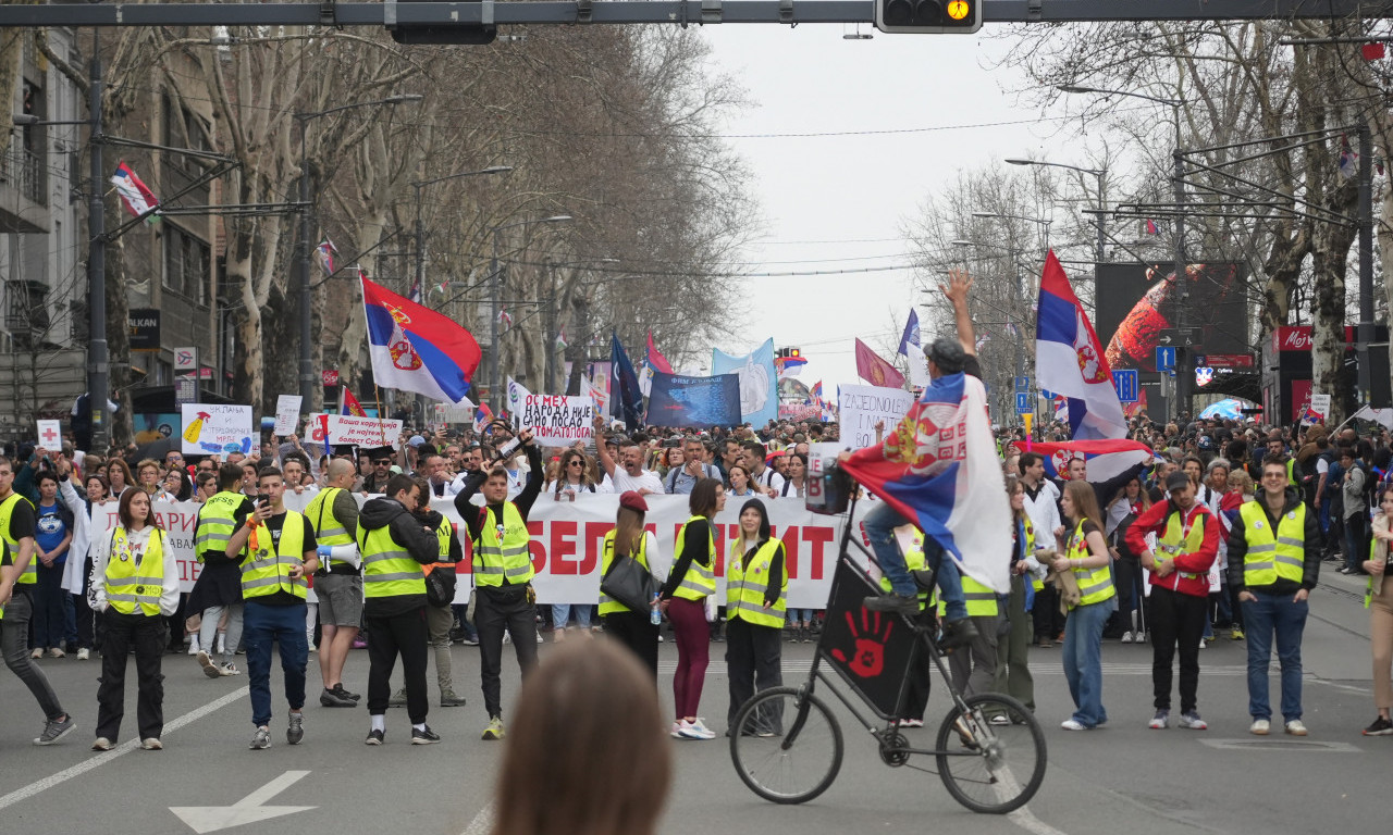 STUDENTI U BLOKADI ODLUČILI: Skup se pomera, evo gde redari usmeravaju okupljene!