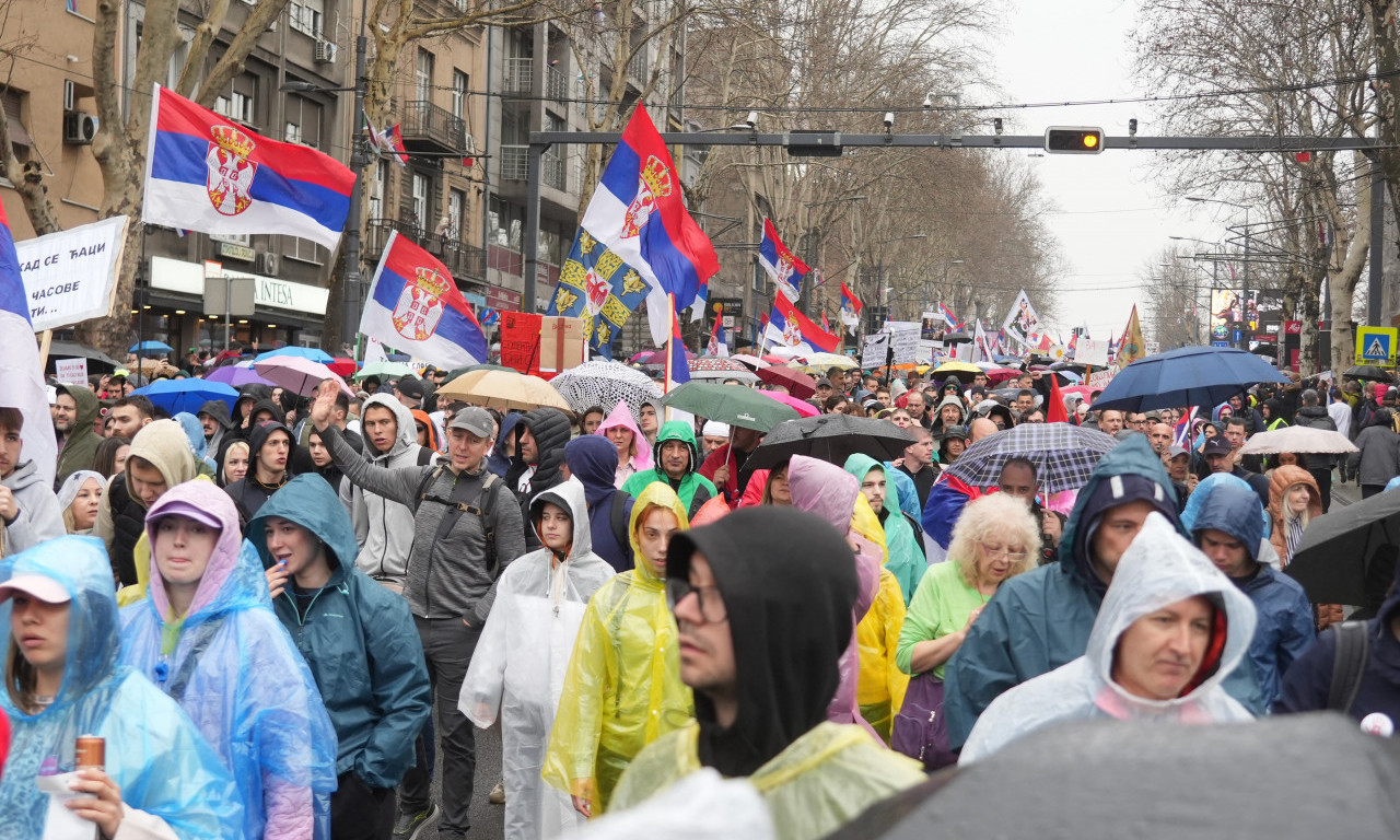 STUDENTI U BLOKADI I GRAĐANI KOJI IH PODRŽAVAJU STIGLI NA SLAVIJU: Stigli zvanični podaci o broju učesnika (FOTO)