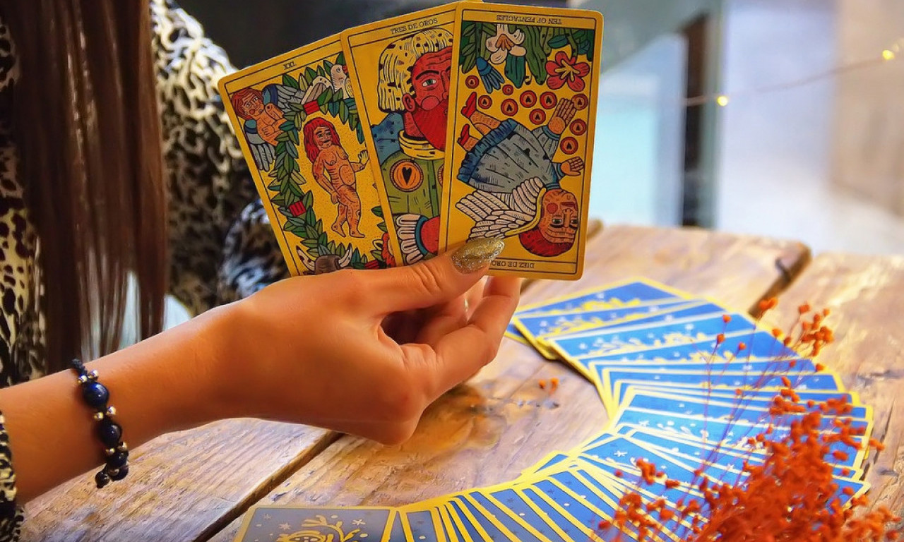 TAROT OTKRIVA SUDBINU Ove horoskopske znakove čekaju velike promene od 16. do 22. marta!