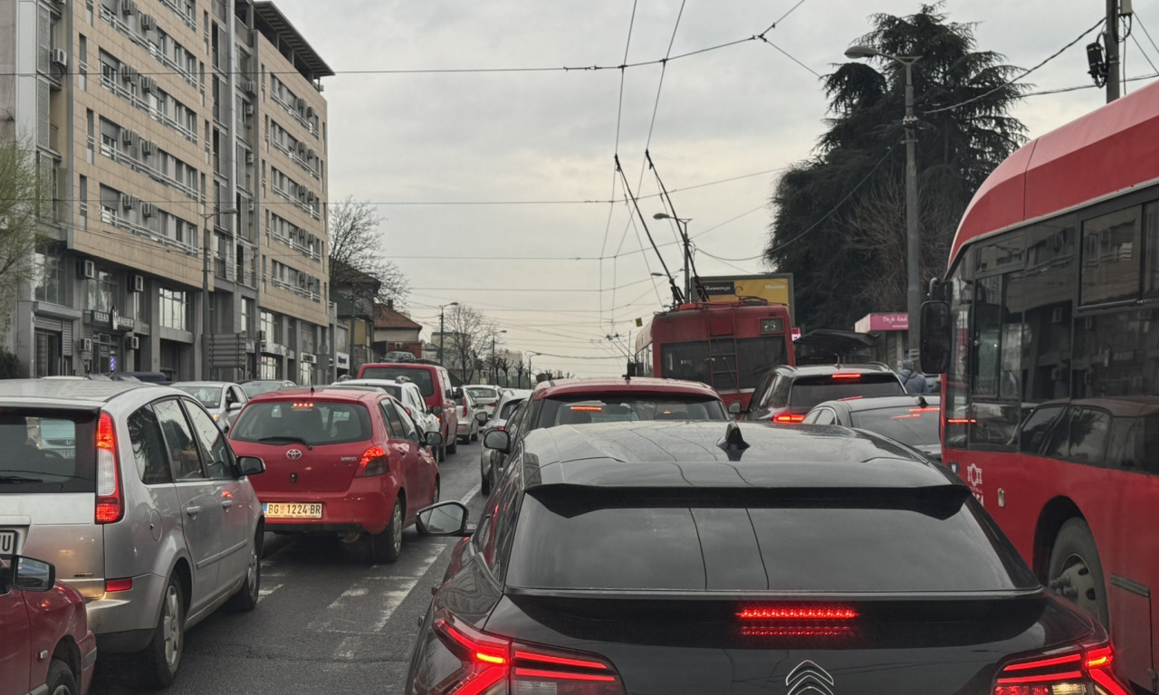 SUDAR U VOJISLAVA ILIĆA! Sve stoji od Arhitektonske škole do Medakovića (FOTO)