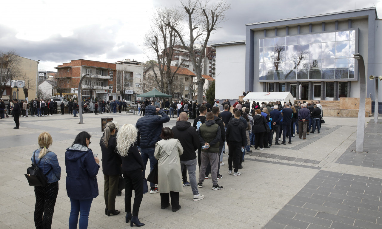 POLICAJAC IZ DISKOTEKE SMRTI IZNEO TELO SVOG DETETA! Kočanima kruži najstrašnija priča, narod se guši u suzama