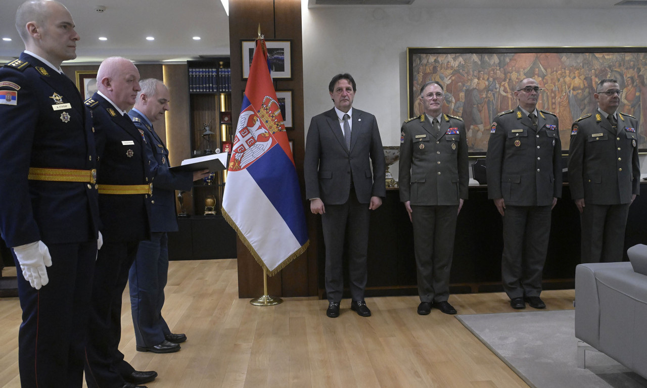 PROMENE U VOJSCI SRBIJE Pogledajte koga je Vučić postavio na nove dužnosti (FOTO)