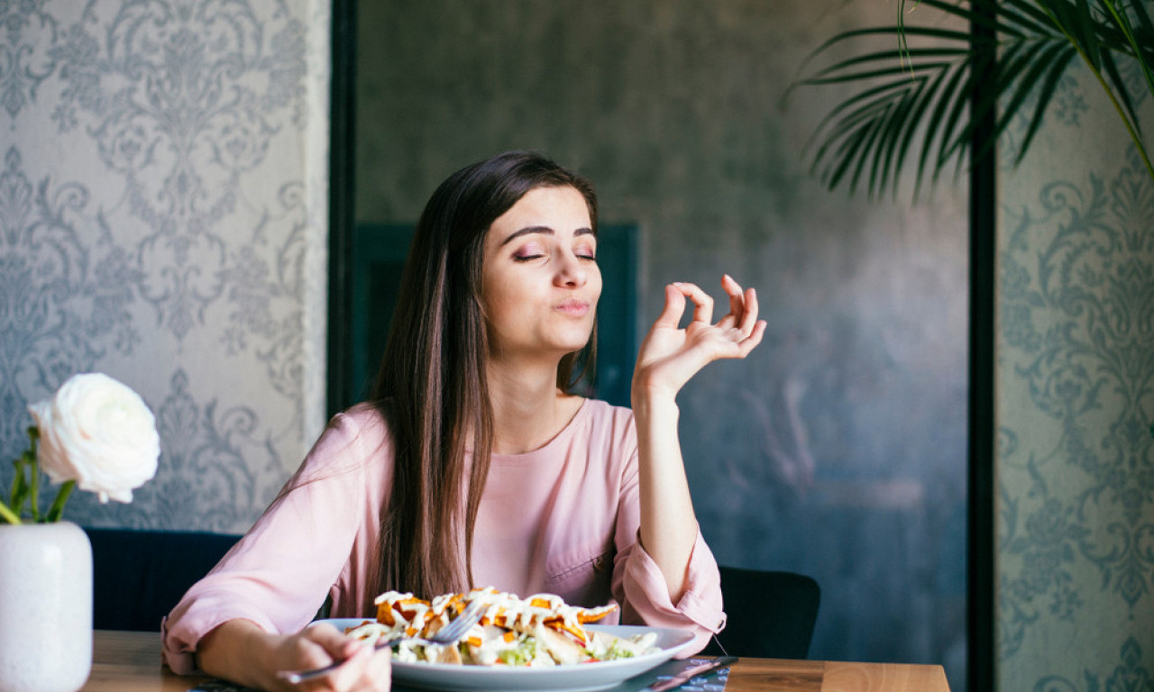 KASNI OBROCI NE GOJE? KO SAD OVDE LAŽE... Nutricionistkinja razbija najveće mitove o ishrani!