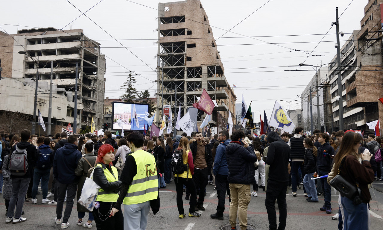 POGLEDAJTE KAKO IZGLEDA SKUP KOD NEKADAŠNJEG GENERALŠTABA Evo šta sada traže studenti (FOTO)