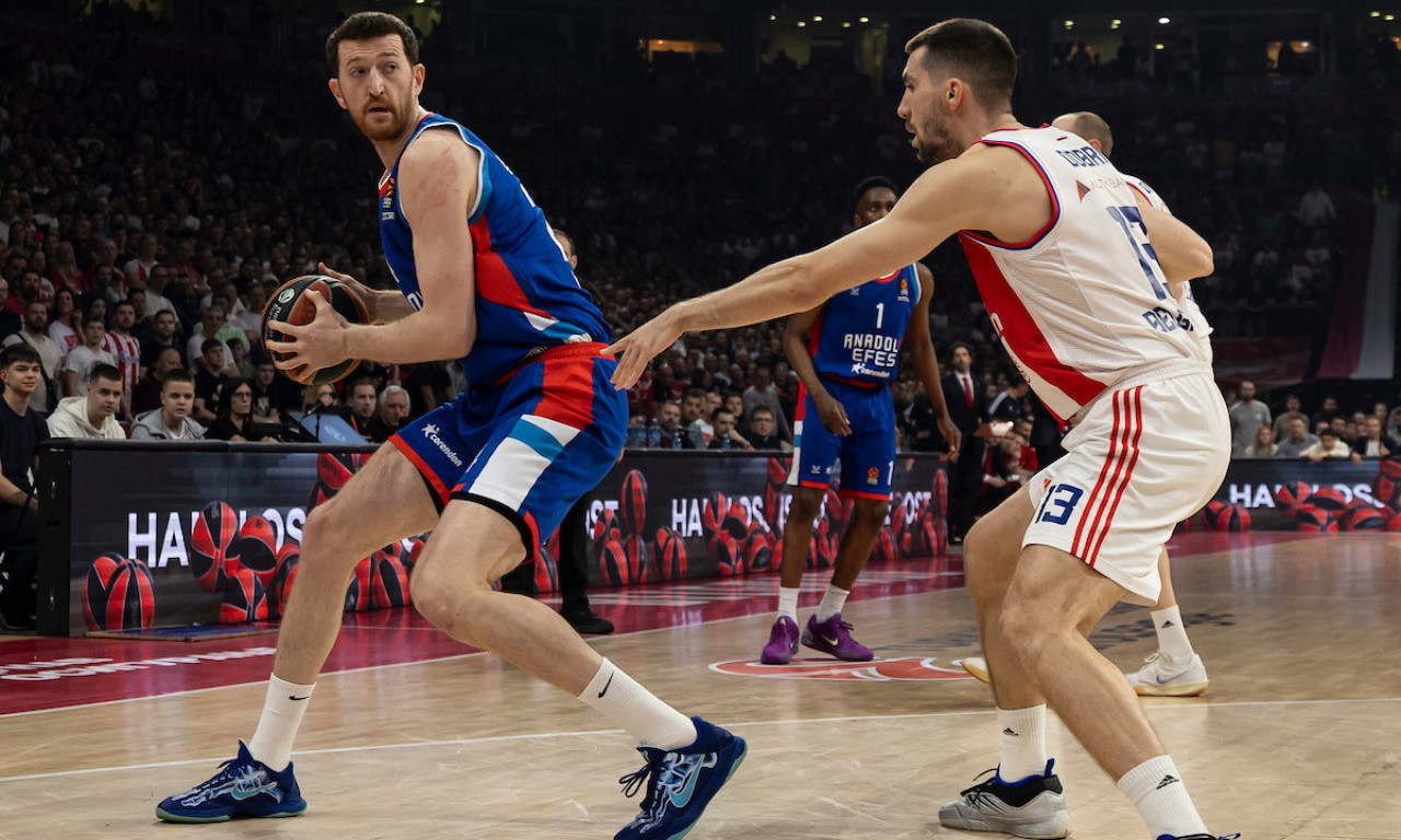 ODLIČNA ČETVRTINA CRVENO BELIH: Crvena zvezda  vodi protiv Efesa!